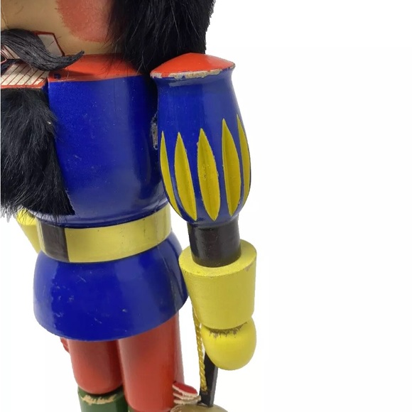 VTG ERZGEBIRGE GERMANY HAND CRAFTED WOODEN LARGE 13" MUSKETEER NUTCRACKER - Picture 6 of 9